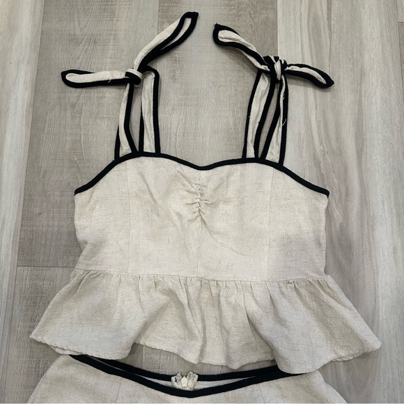 Illa Illa Linen Cream Sleeveless Ruffle Top and Shorts 2 Piece Set - Picture 6 of 16